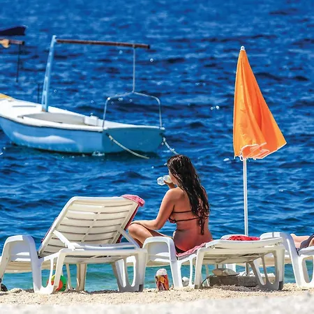 Lejlighed Two-bedroom In Okrug Gornji